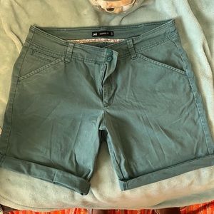 Lee Regular Fit Mid-Rise Shorts Size 12
